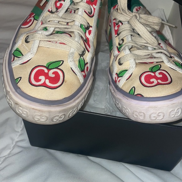 Authentic cherry 🍒 Gucci canvas sneakers - Picture 3 of 7